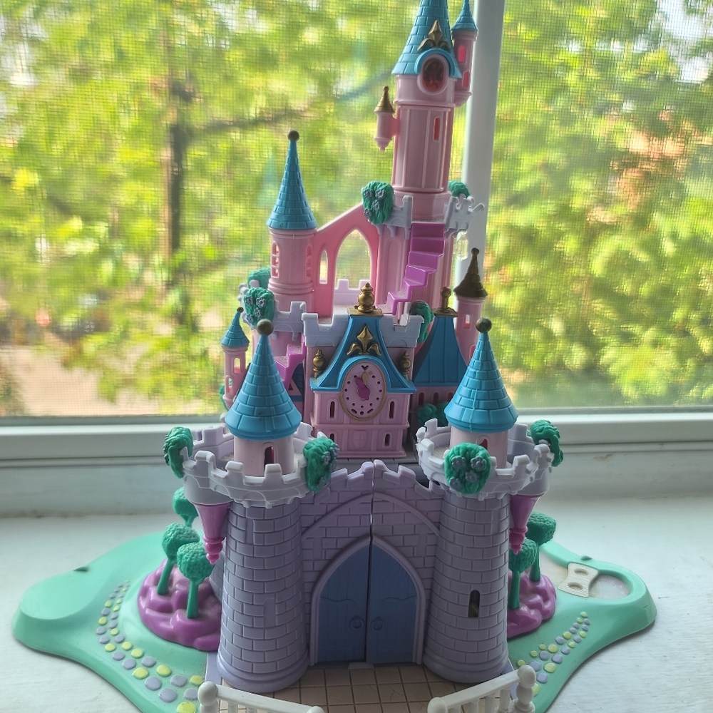 Vintage 1995 Bluebird Disney Cinderella Castle